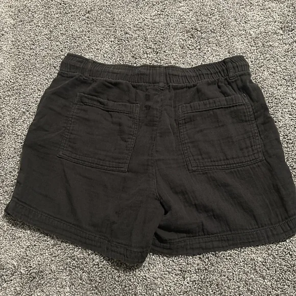Old Navy Women’s Linen Shorts - Picture 3 of 4